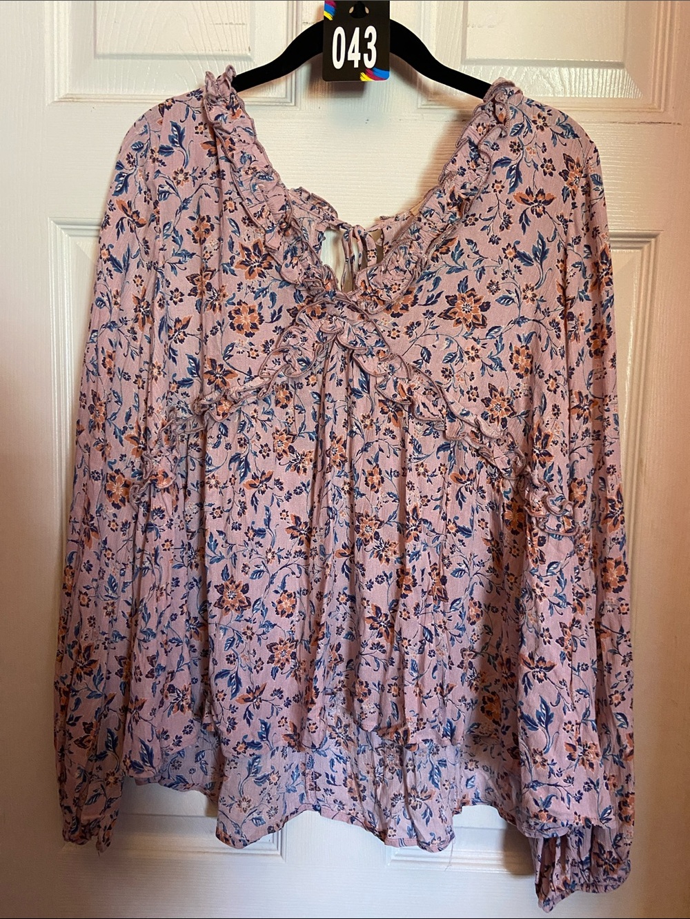 Easel floral top new with tags tie back size medium